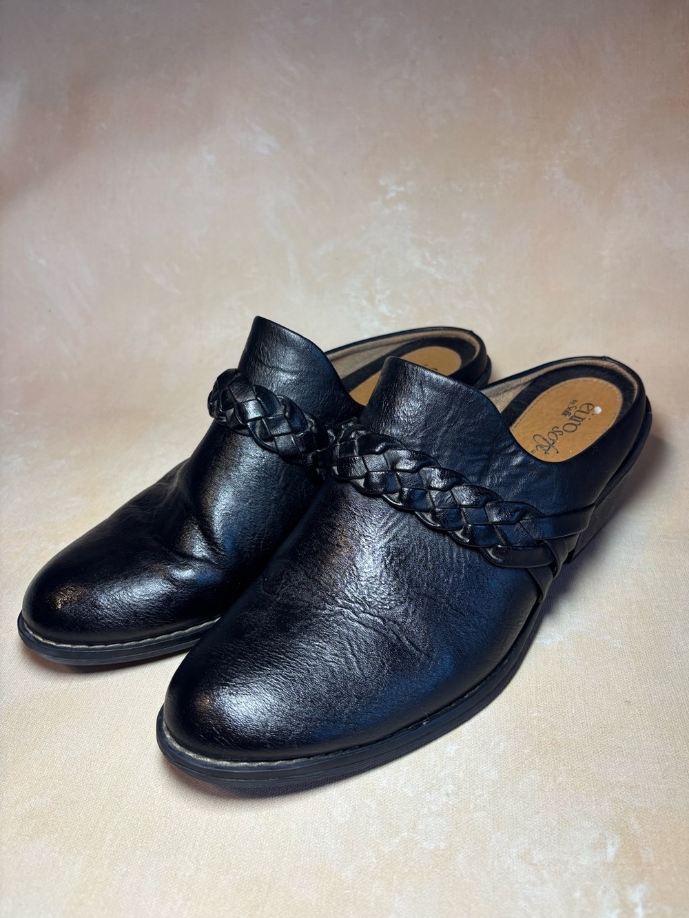 Euro Soft by Sofft Black vegan Leather Braided Mule Slip on Bootie clogs, size 9